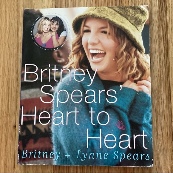 VGUC Book: Britney Spears “Heart to Heart” paperback. 1st Ed. Scholastic 2000 - Picture 1 of 9